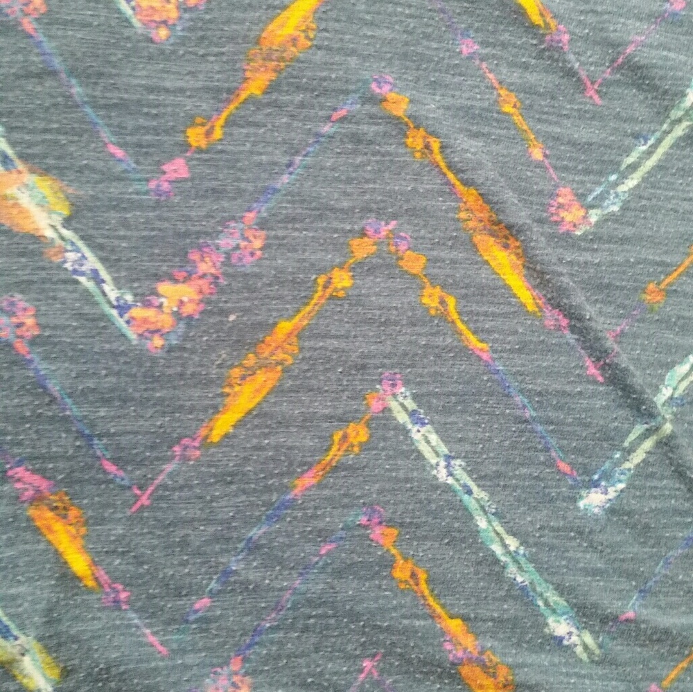 Patterned Tee - Picture 2 of 3
